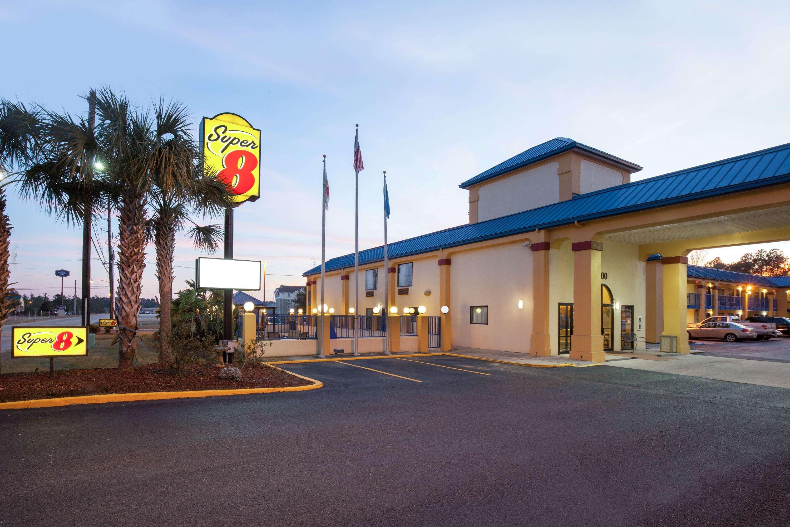 Super 8 By Wyndham Hammond Hotell Eksteriør bilde
